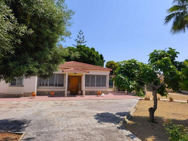 Casa independiente en calle Higuera