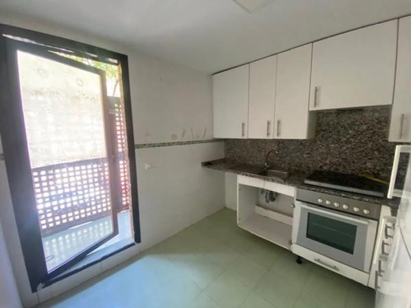 Piso en avenida 3 de Abril de 1979