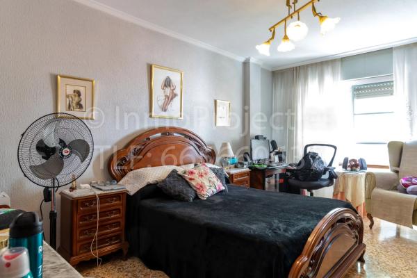 Piso en calle Montoyos