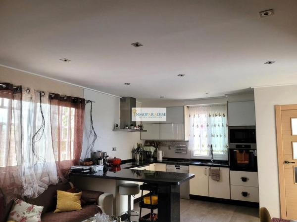 Casa independiente en avenida Serreta Ramos