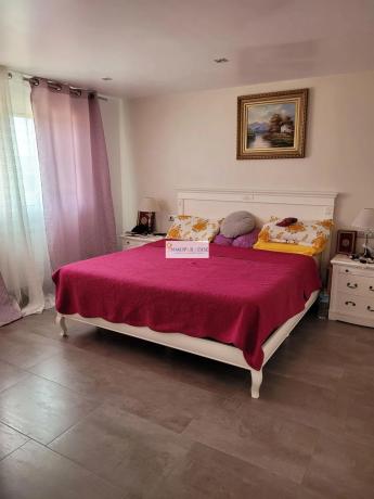 Casa independiente en avenida Serreta Ramos