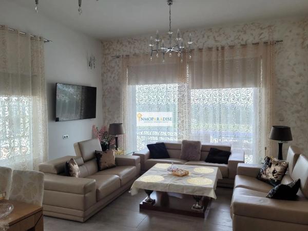 Casa independiente en avenida Serreta Ramos