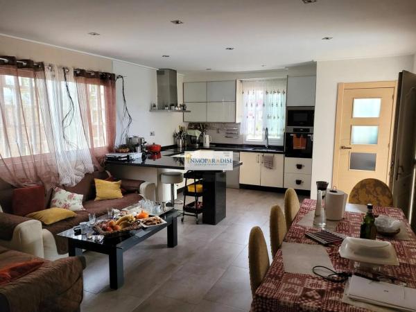 Casa independiente en avenida Serreta Ramos