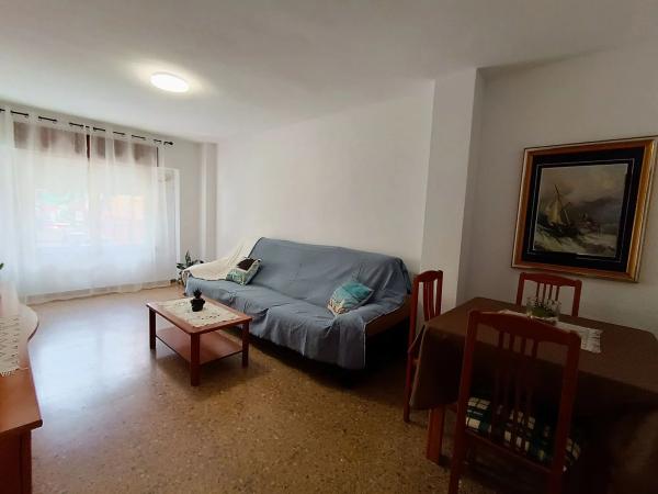 Piso en calle Reyes Católicos, 17