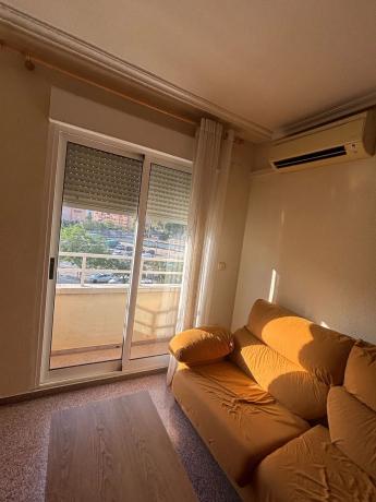 Piso en calle Álvarez Quintero, 34