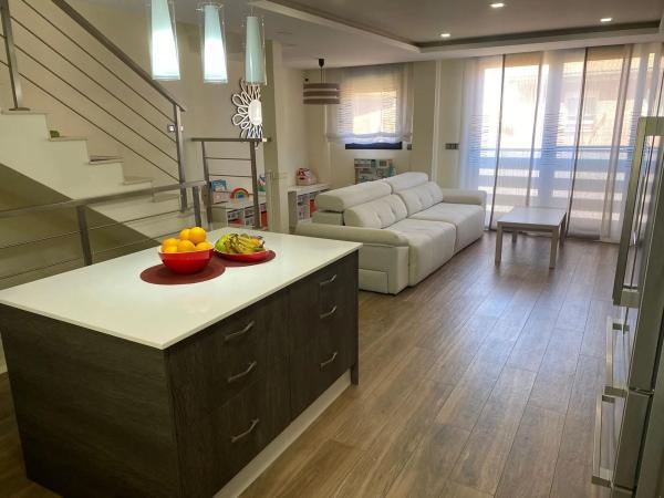 Chalet adosado en calle Germanies