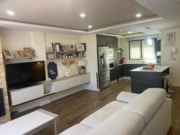 Chalet adosado en calle Germanies