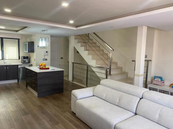 Chalet adosado en calle Germanies