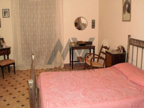 Caserón en plaza l'Església