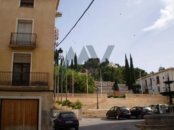 Caserón en plaza l'Església