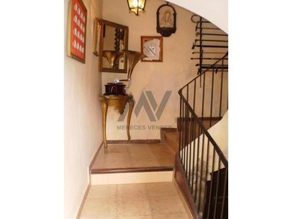 Caserón en plaza l'Església