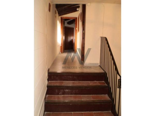 Caserón en plaza l'Església