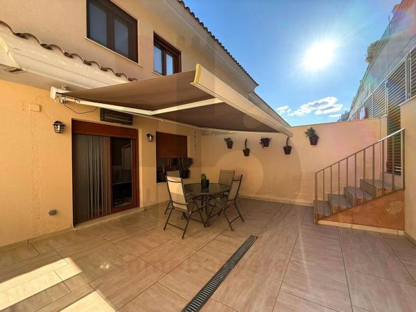 Chalet adosado en Cl Cavall Bernat, 1