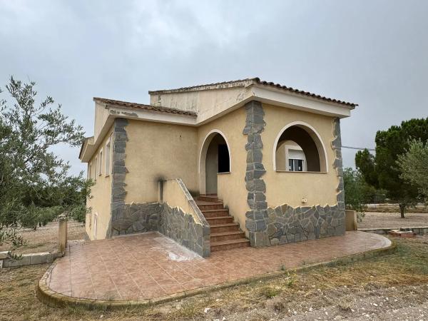 Casa independiente en avenida de Alcoy, 26