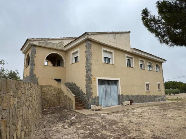 Casa independiente en avenida de Alcoy, 26