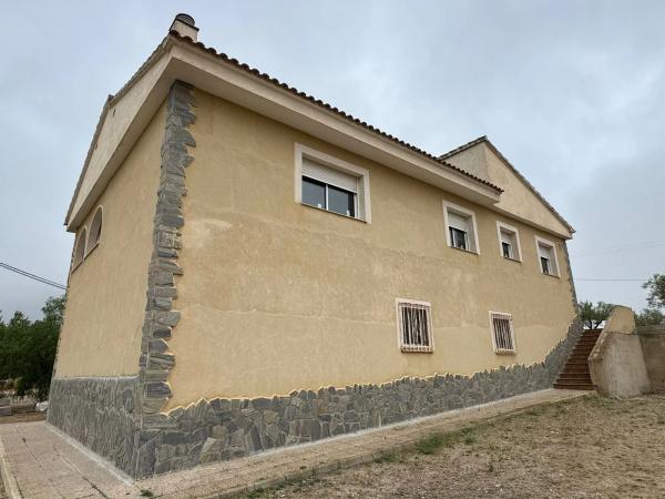Casa independiente en avenida de Alcoy, 26