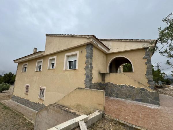 Casa independiente en avenida de Alcoy, 26