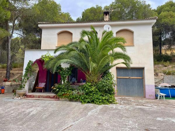 Casa independiente en calle b