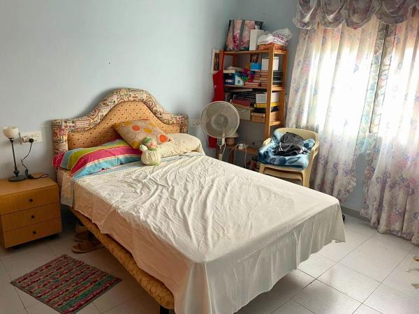 Casa independiente en calle b