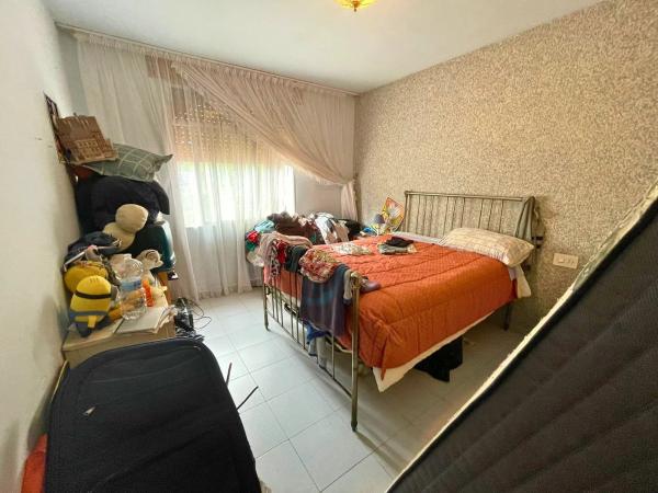 Casa independiente en calle b