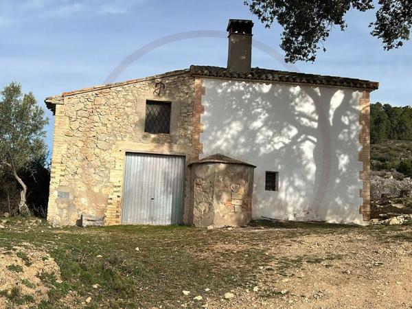 Masía en Banyeres de Mariola