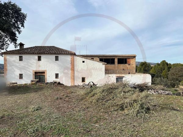 Masía en Banyeres de Mariola