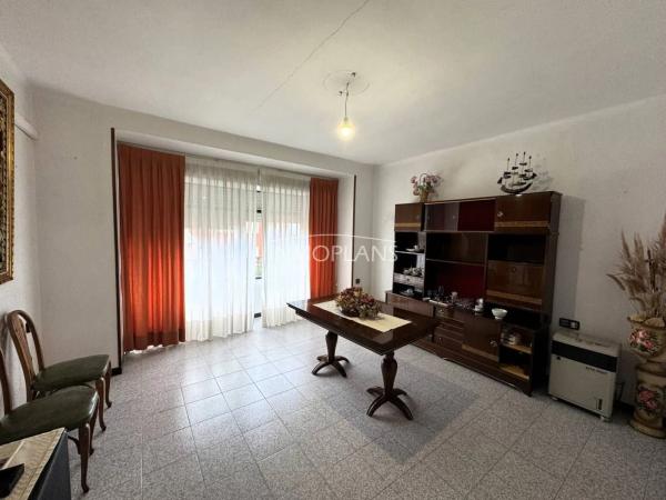 Piso en avenida del República Argentina