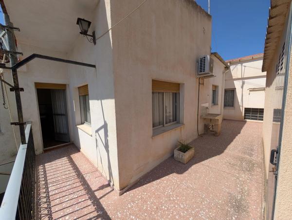 Casa independiente en Zona centro de salud, 1