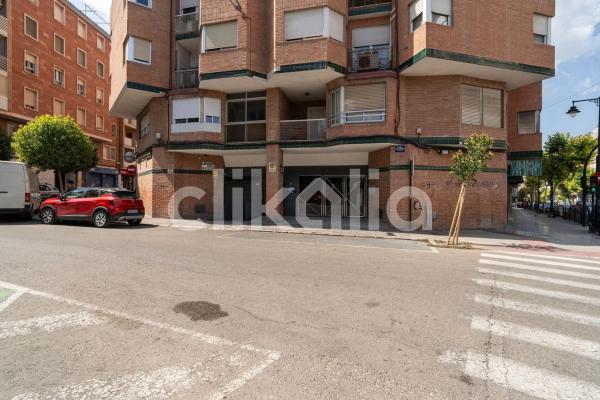 Piso en plaza Miguel Hernández