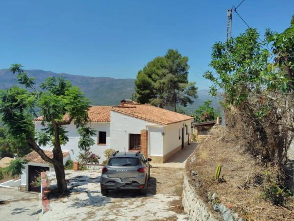 Chalet en Alcalalí