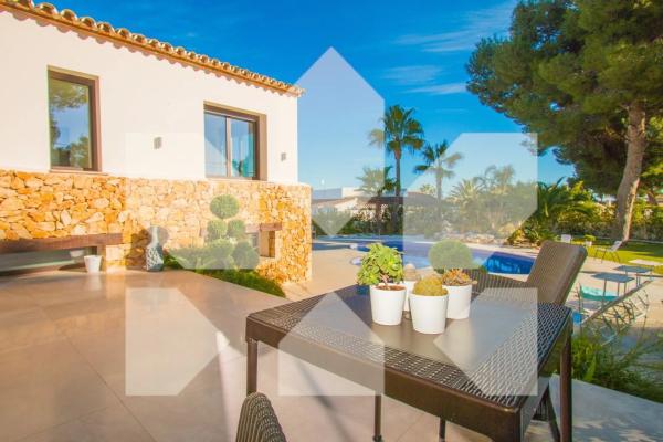 Casa independiente en calle el Mero