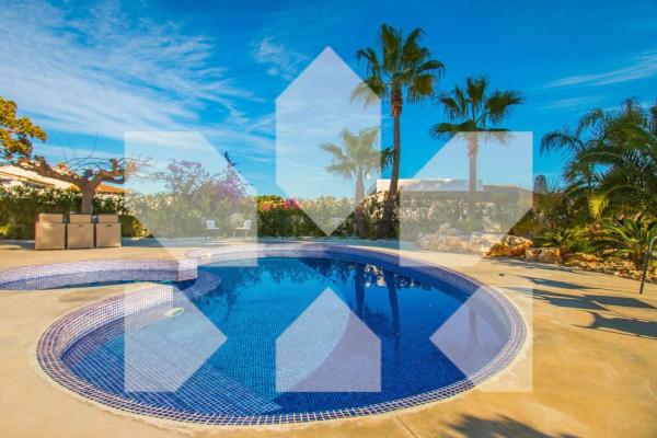 Casa independiente en calle el Mero