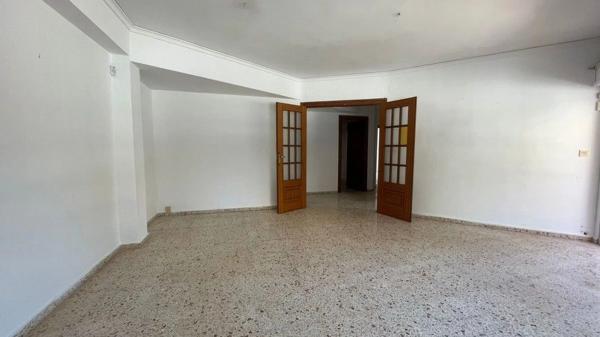 Piso en avenida del País Valencià