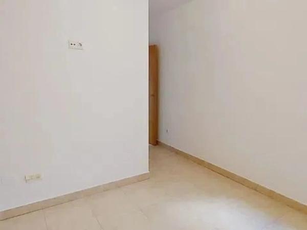 Piso en avenida Madrid, 3