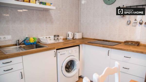 Se alquila piso de 2 habitaciones en Cabanyal-Canyamelar.