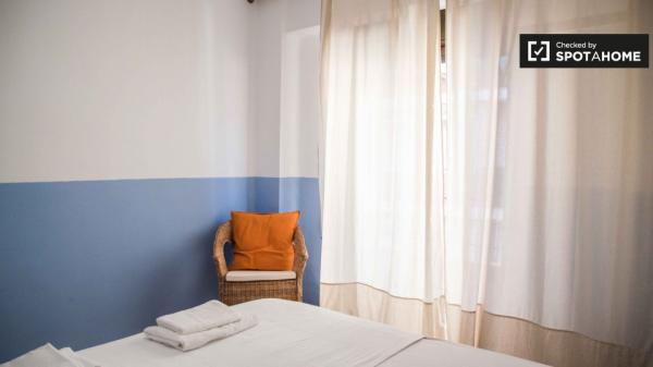 Se alquila piso de 2 habitaciones en Cabanyal-Canyamelar.