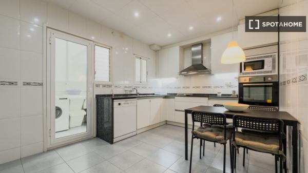 Apartamento de 3 dormitorios en alquiler en el Eixample, Barcelona