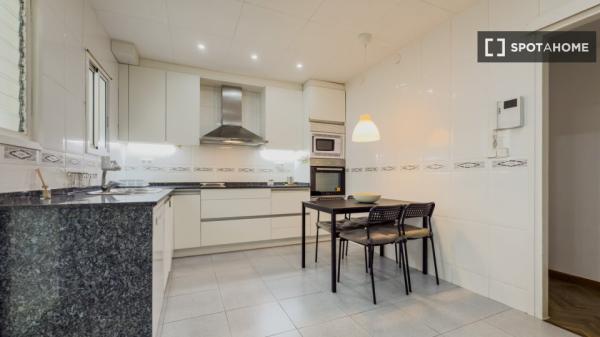 Apartamento de 3 dormitorios en alquiler en el Eixample, Barcelona