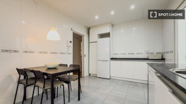 Apartamento de 3 dormitorios en alquiler en el Eixample, Barcelona
