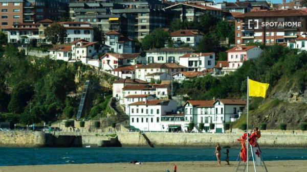 Piso de 2 habitaciones en alquiler en Algorta, Bilbao.