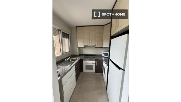 Piso de 2 dormitorios en alquiler en Elche.