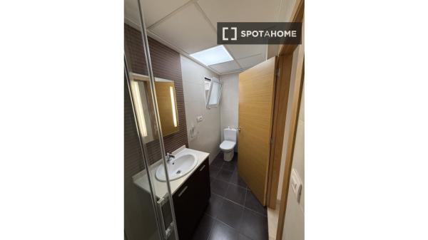 Piso de 2 dormitorios en alquiler en Elche.