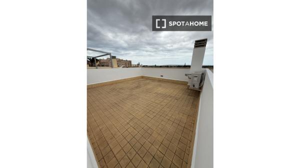 Piso de 2 dormitorios en alquiler en Elche.