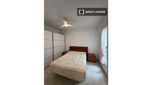 Piso de 2 dormitorios en alquiler en Elche.