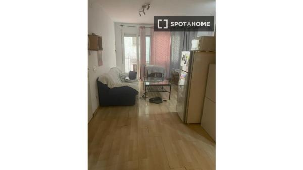 Habitación en piso compartido en barcelona.