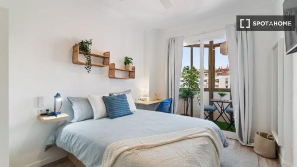 Habitación en piso compartido en barcelona.