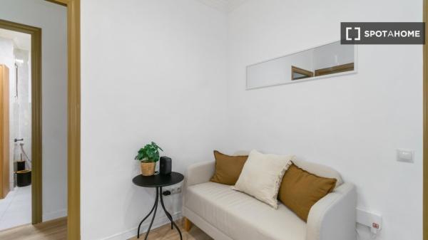 Habitación en piso compartido en barcelona.