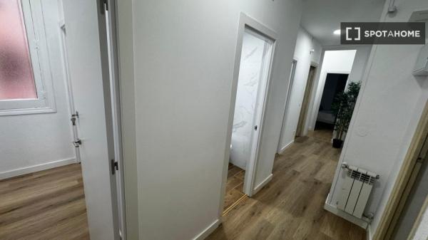 Piso de 5 habitaciones en alquiler en Trafalgar, Madrid