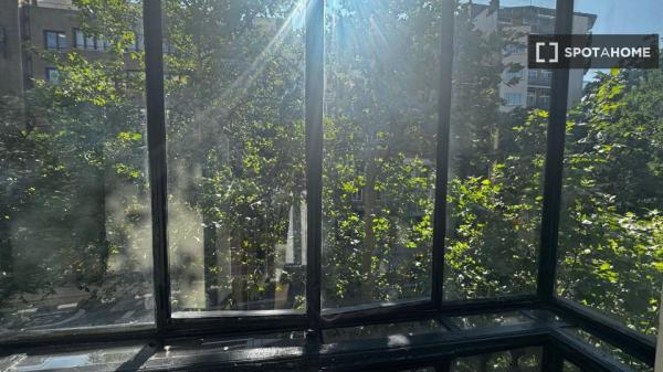 Piso de 5 habitaciones en alquiler en Trafalgar, Madrid