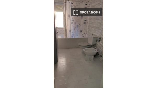 Habitación en piso compartido de 4 habitaciones, Alcalá